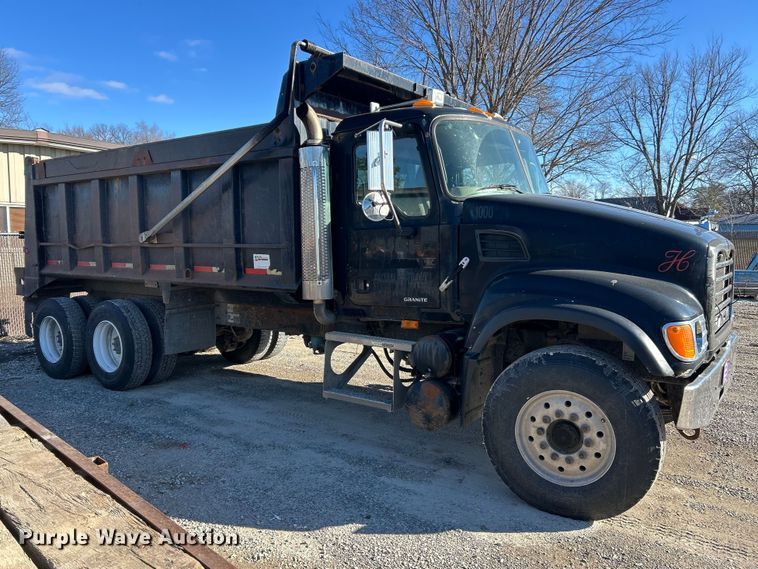 image for item FC5069 2006 Mack CV713 dump truck