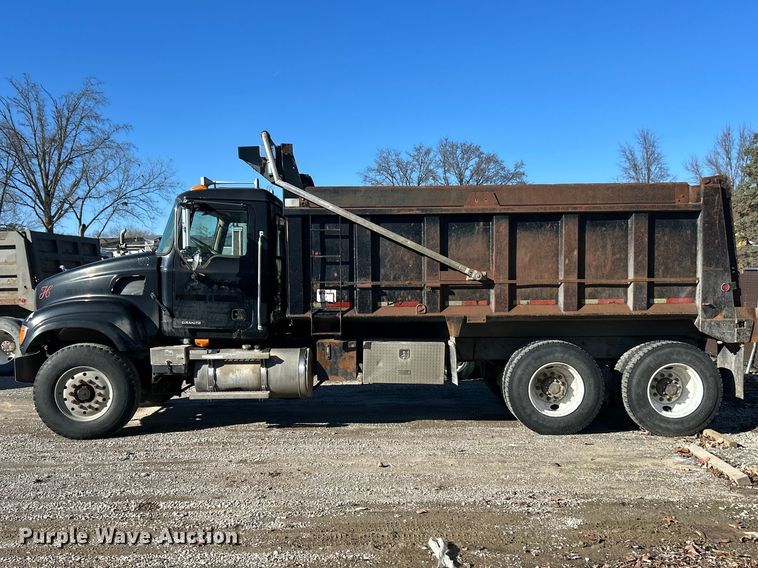 image for item FC5069 2006 Mack CV713 dump truck