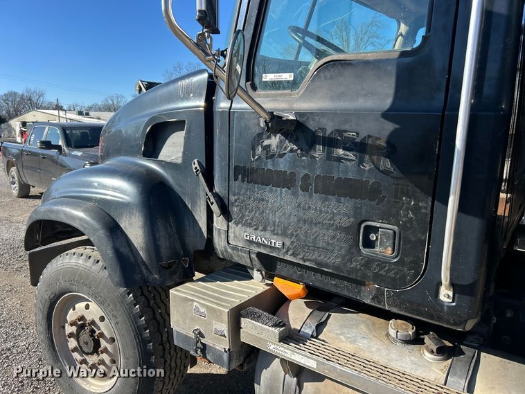 image for item FC5069 2006 Mack CV713 dump truck