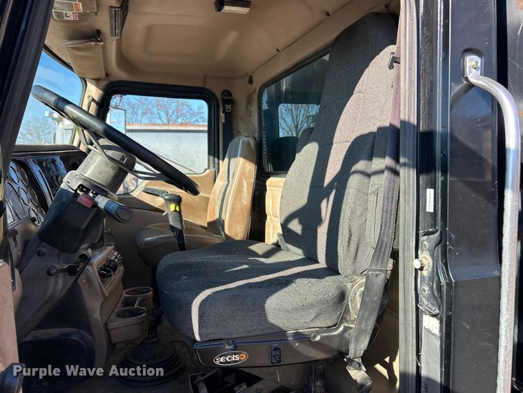 image for item FC5069 2006 Mack CV713 dump truck