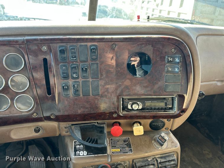 image for item FC5069 2006 Mack CV713 dump truck