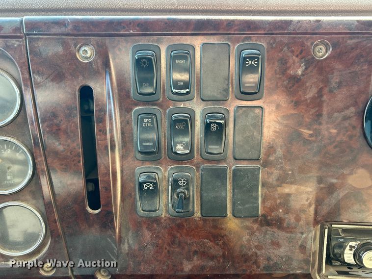 image for item FC5069 2006 Mack CV713 dump truck