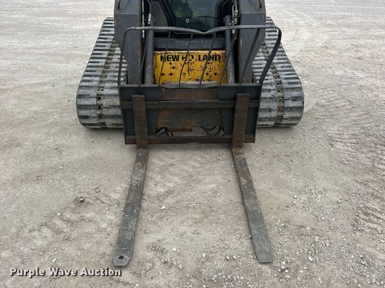 image for item FC5070 New Holland C190 skid steer loader
