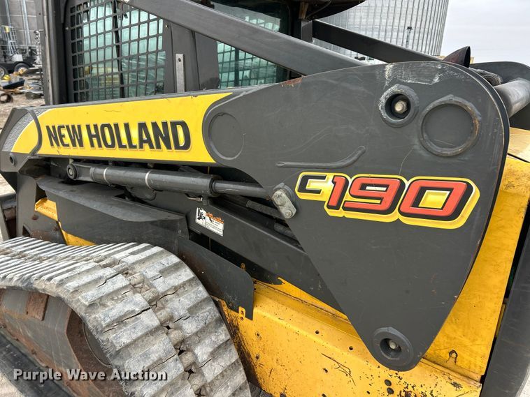 image for item FC5070 New Holland C190 skid steer loader