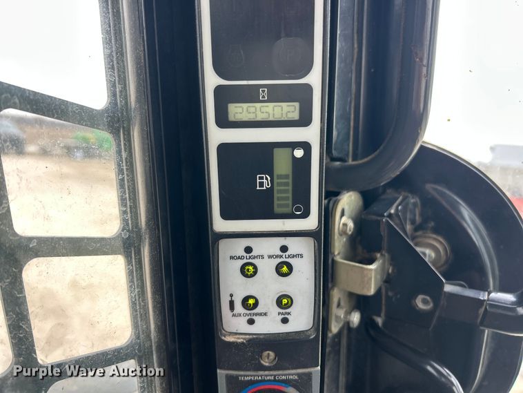 image for item FC5070 New Holland C190 skid steer loader