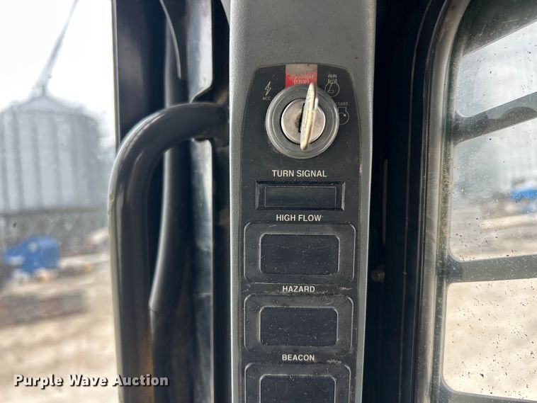 image for item FC5070 New Holland C190 skid steer loader