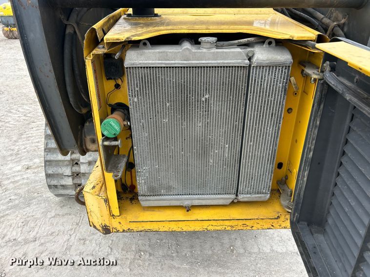 image for item FC5070 New Holland C190 skid steer loader