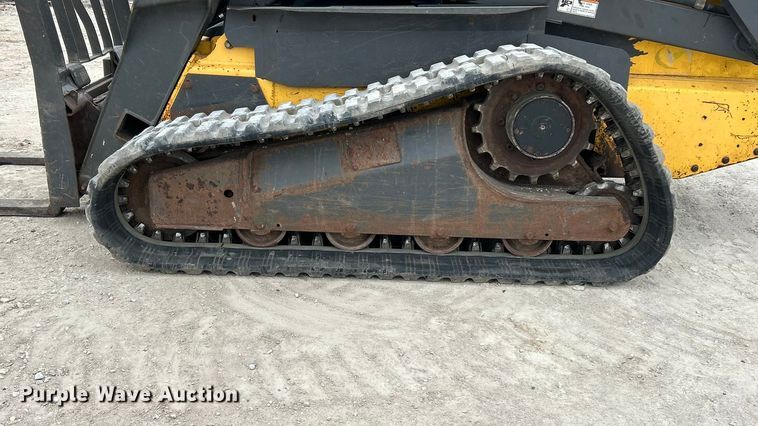 image for item FC5070 New Holland C190 skid steer loader