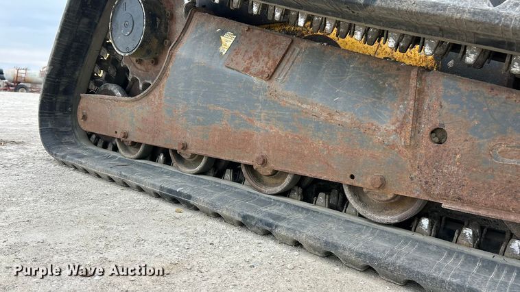 image for item FC5070 New Holland C190 skid steer loader