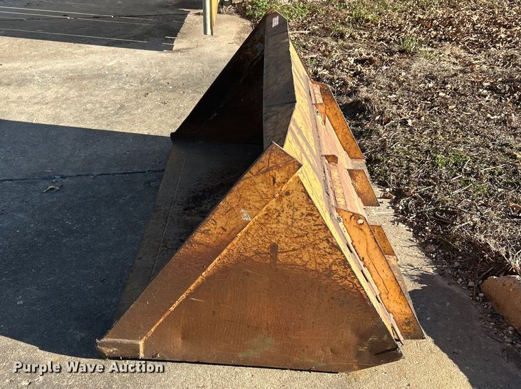 image for item FC5096 Skid steer bucket