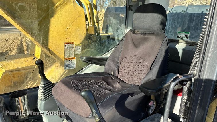 image for item FG0079 2006 Komatsu PC400LC-7E0 excavator