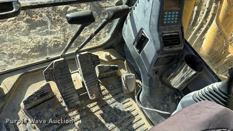 image for item FG0079 2006 Komatsu PC400LC-7E0 excavator