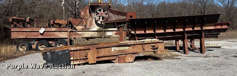 image for item FG0083 Pioneer 2854 jaw crusher