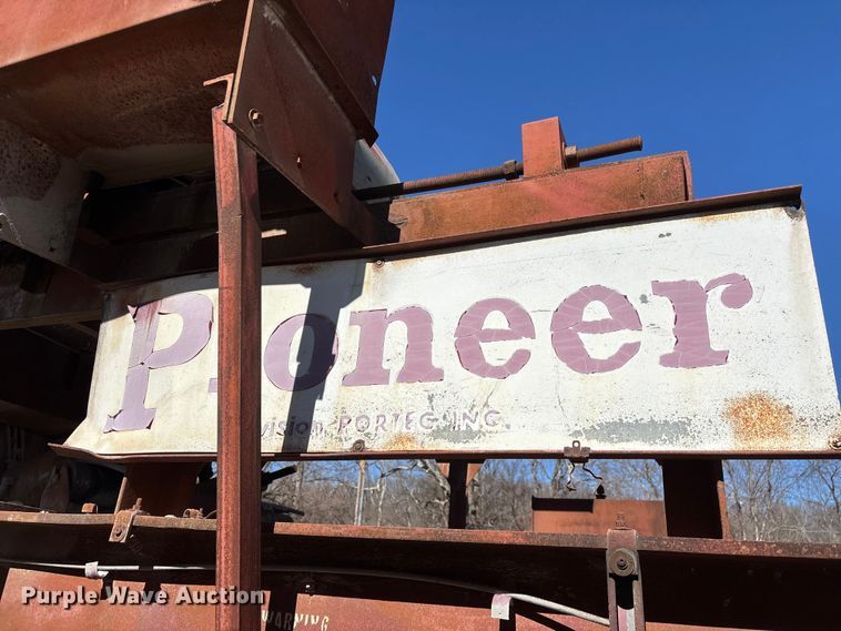 image for item FG0083 Pioneer 2854 jaw crusher