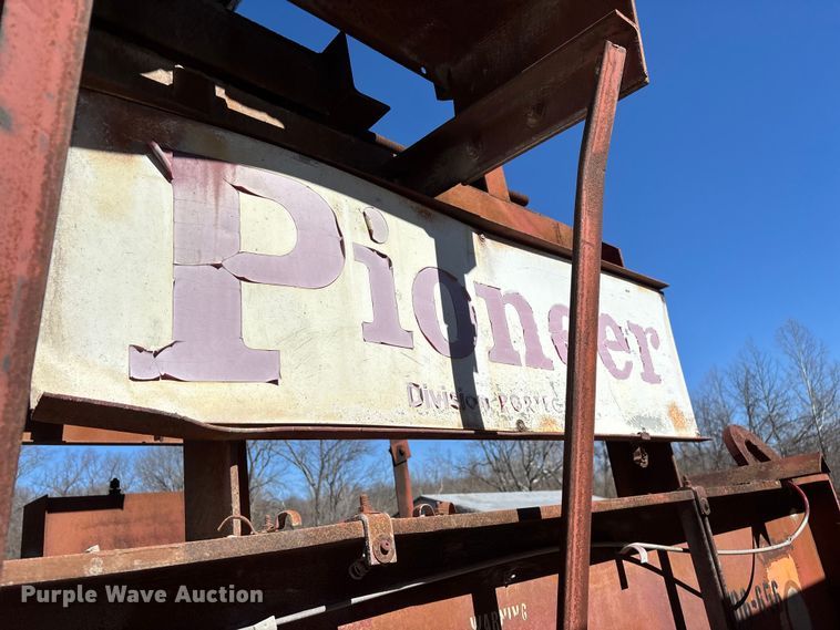 image for item FG0083 Pioneer 2854 jaw crusher