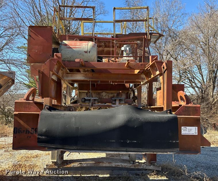 image for item FG0083 Pioneer 2854 jaw crusher