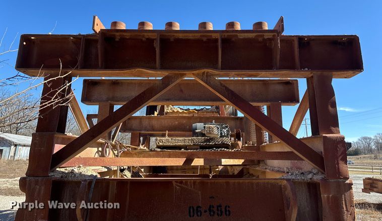 image for item FG0083 Pioneer 2854 jaw crusher
