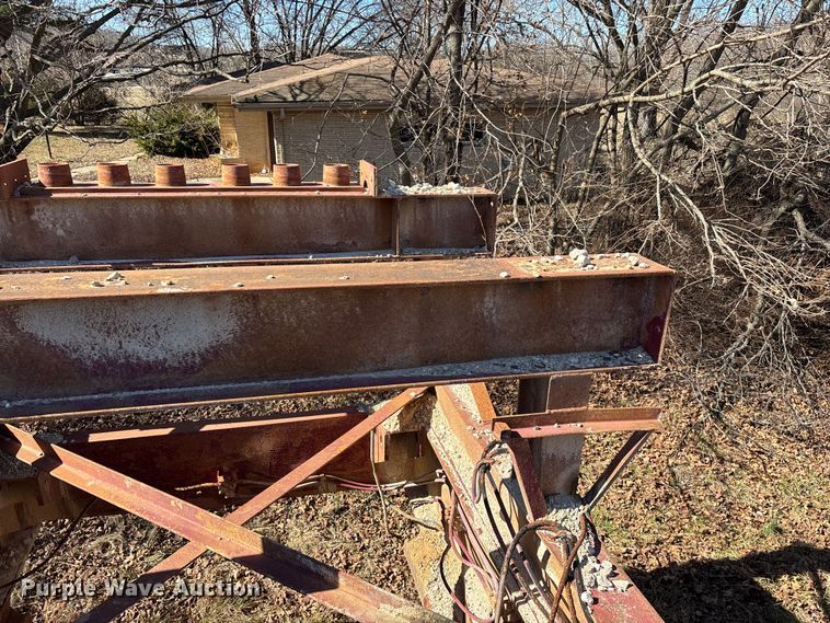 image for item FG0083 Pioneer 2854 jaw crusher