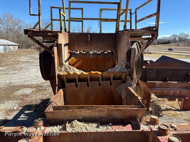 image for item FG0083 Pioneer 2854 jaw crusher