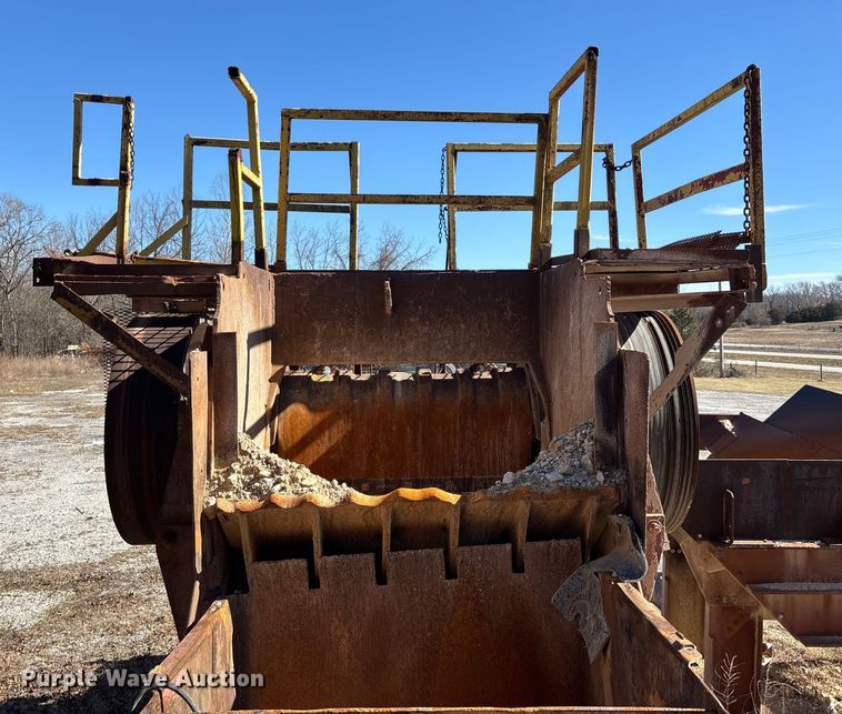 image for item FG0083 Pioneer 2854 jaw crusher