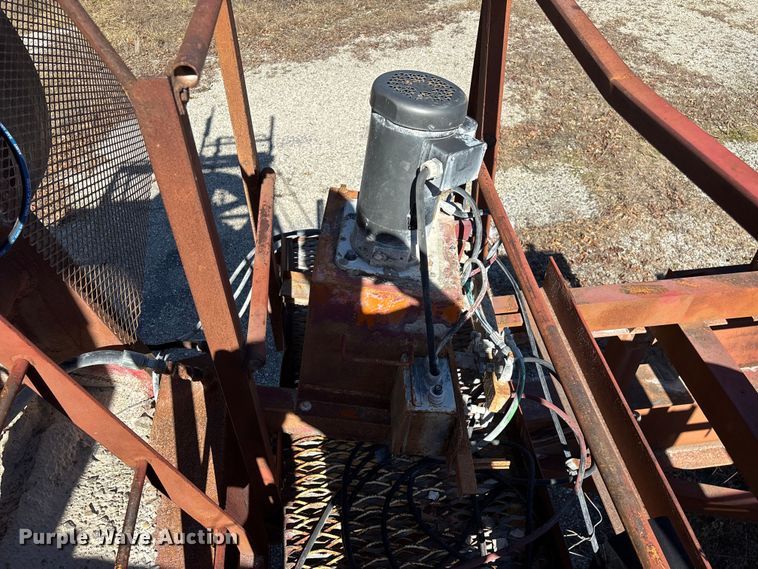 image for item FG0083 Pioneer 2854 jaw crusher