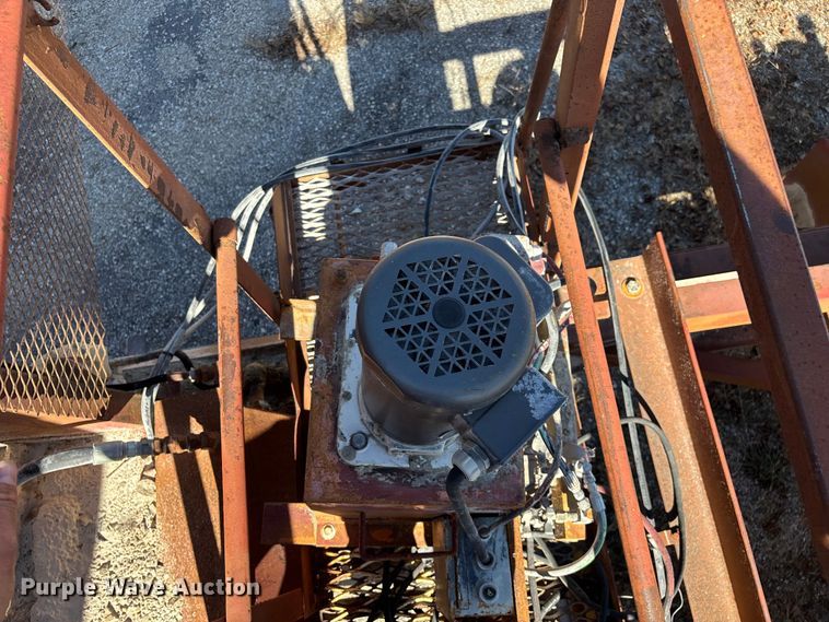 image for item FG0083 Pioneer 2854 jaw crusher