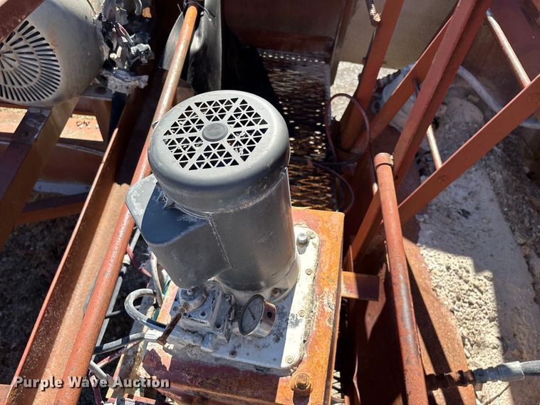 image for item FG0083 Pioneer 2854 jaw crusher