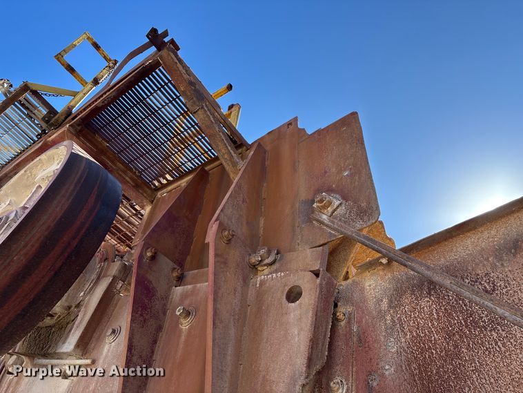 image for item FG0083 Pioneer 2854 jaw crusher