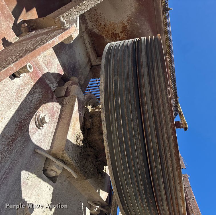 image for item FG0083 Pioneer 2854 jaw crusher