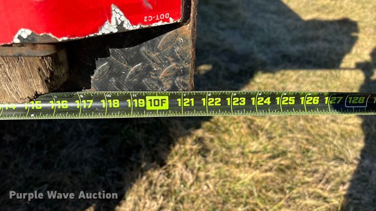 image for item FG0092 2001 International 4700 flatbed truck