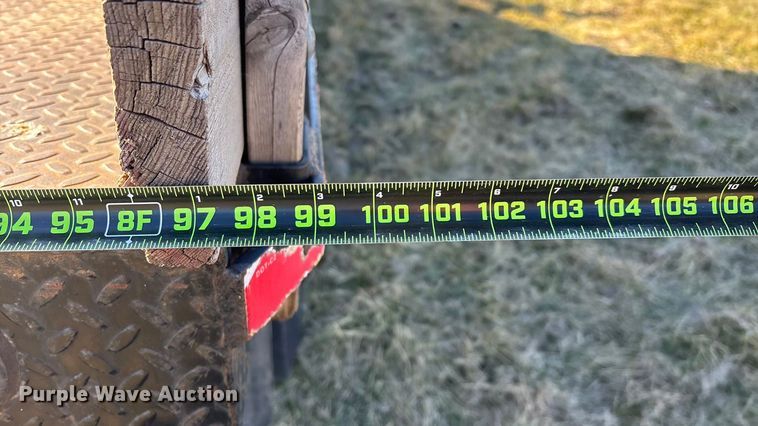 image for item FG0092 2001 International 4700 flatbed truck