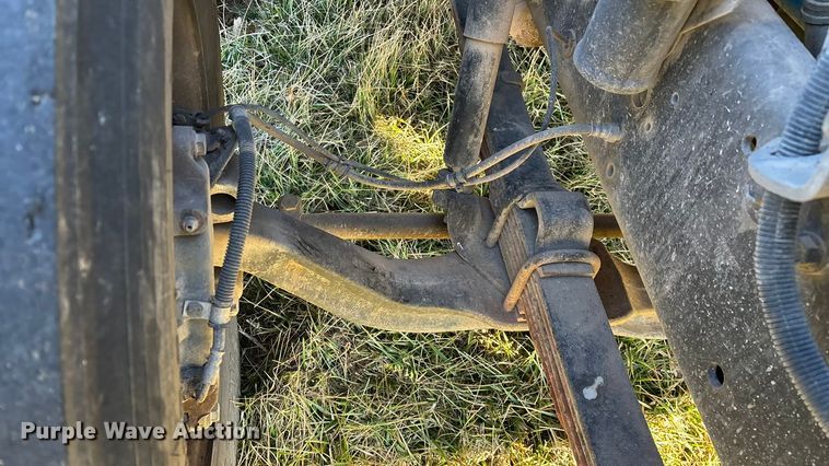 image for item FG0092 2001 International 4700 flatbed truck