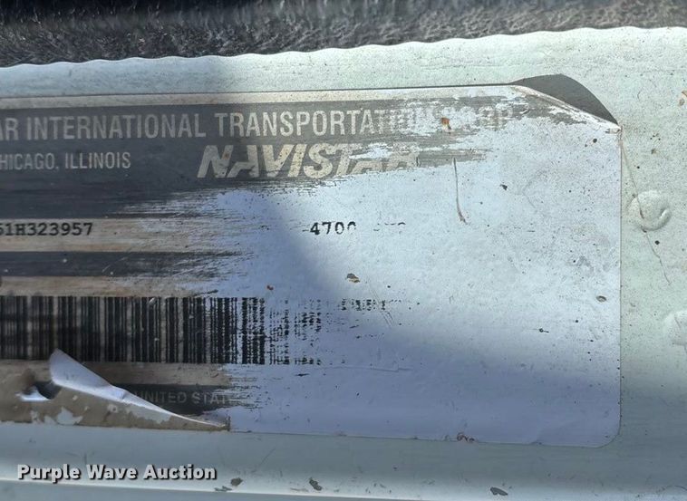 image for item FG0092 2001 International 4700 flatbed truck