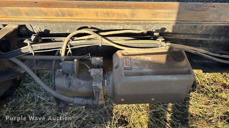 image for item FG0093 2001 International 4700 flatbed truck