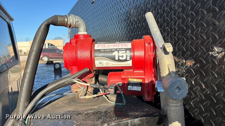 image for item FG0093 2001 International 4700 flatbed truck