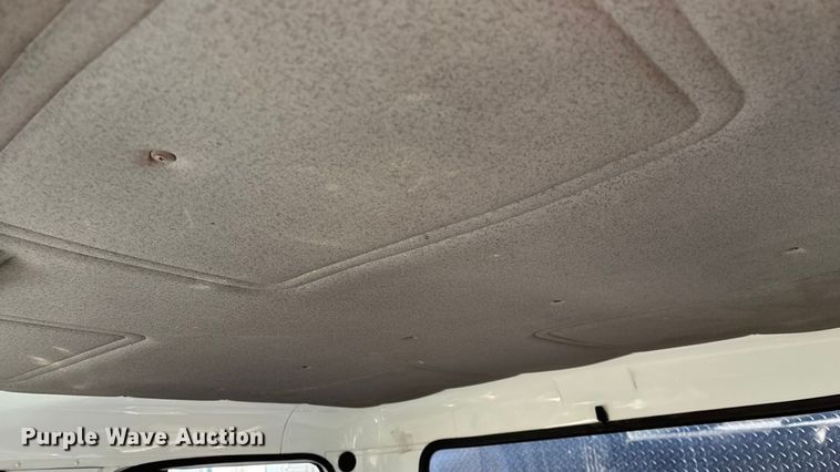 image for item FG0093 2001 International 4700 flatbed truck