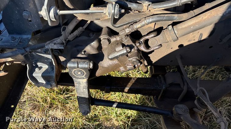 image for item FG0093 2001 International 4700 flatbed truck