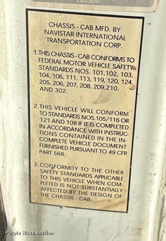 image for item FG0093 2001 International 4700 flatbed truck