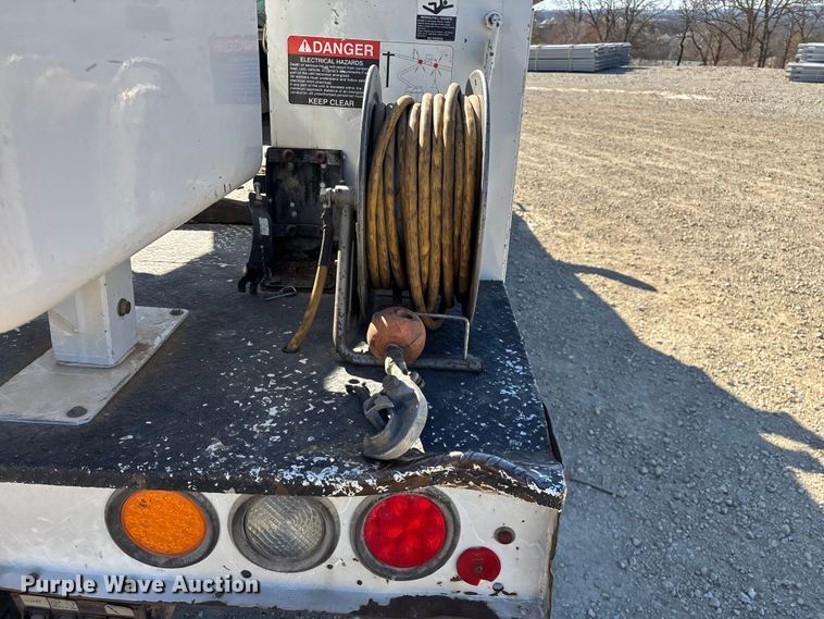 image for item FG0094 2016 Ford F550 bucket truck