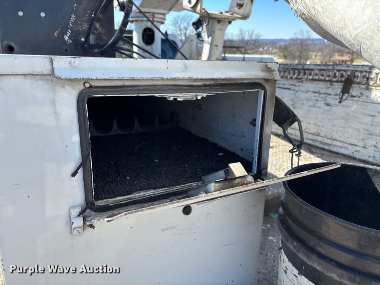 image for item FG0094 2016 Ford F550 bucket truck