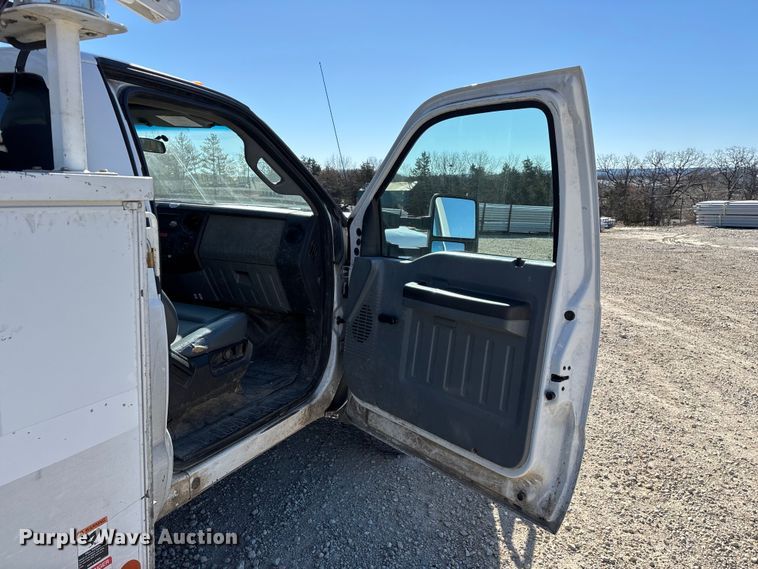 image for item FG0094 2016 Ford F550 bucket truck