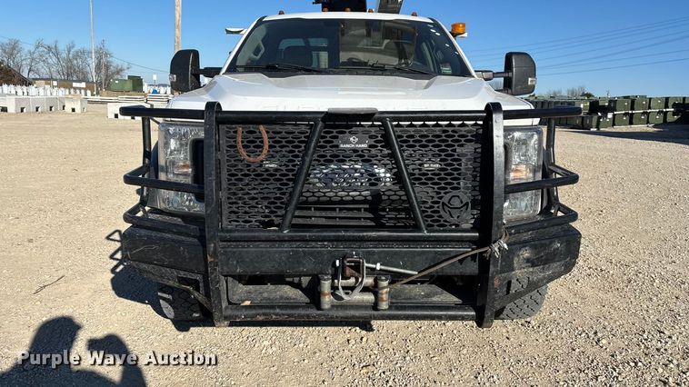 image for item FG0095 2019 Ford F550 bucket truck