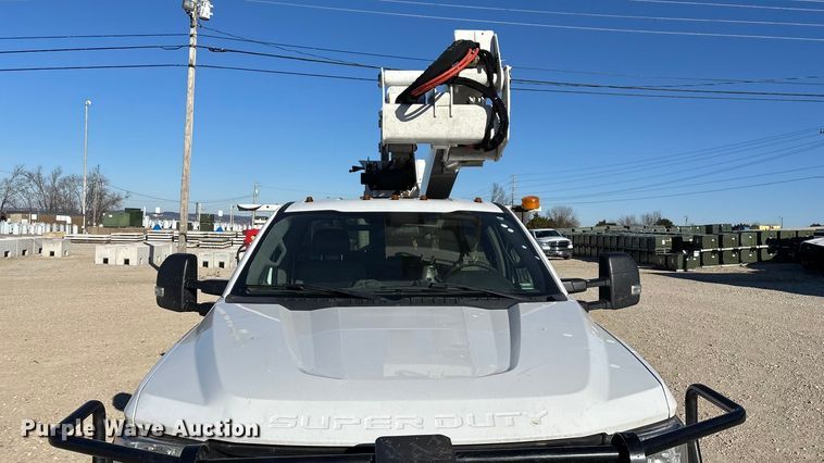 image for item FG0095 2019 Ford F550 bucket truck