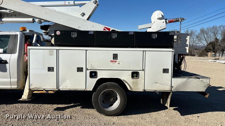 image for item FG0095 2019 Ford F550 bucket truck