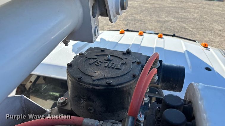 image for item FG0095 2019 Ford F550 bucket truck