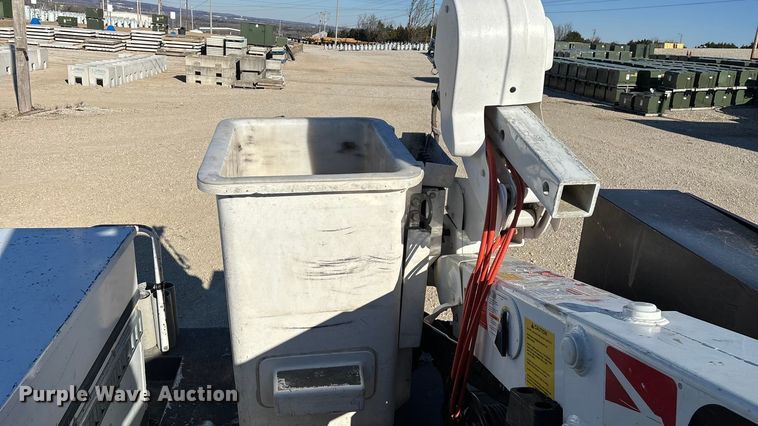 image for item FG0095 2019 Ford F550 bucket truck