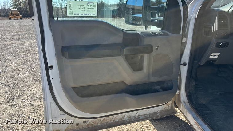 image for item FG0095 2019 Ford F550 bucket truck