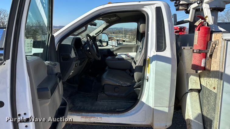 image for item FG0095 2019 Ford F550 bucket truck