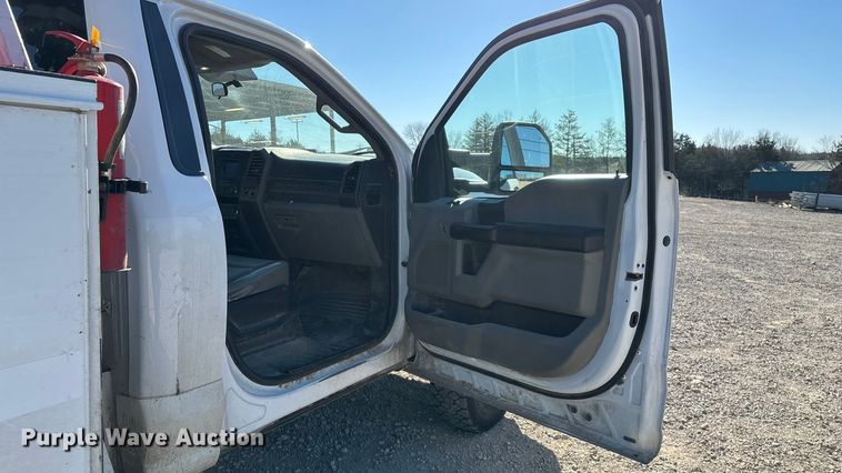 image for item FG0095 2019 Ford F550 bucket truck