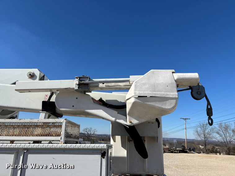 image for item FG0096 2014 RAM 5500 bucket truck